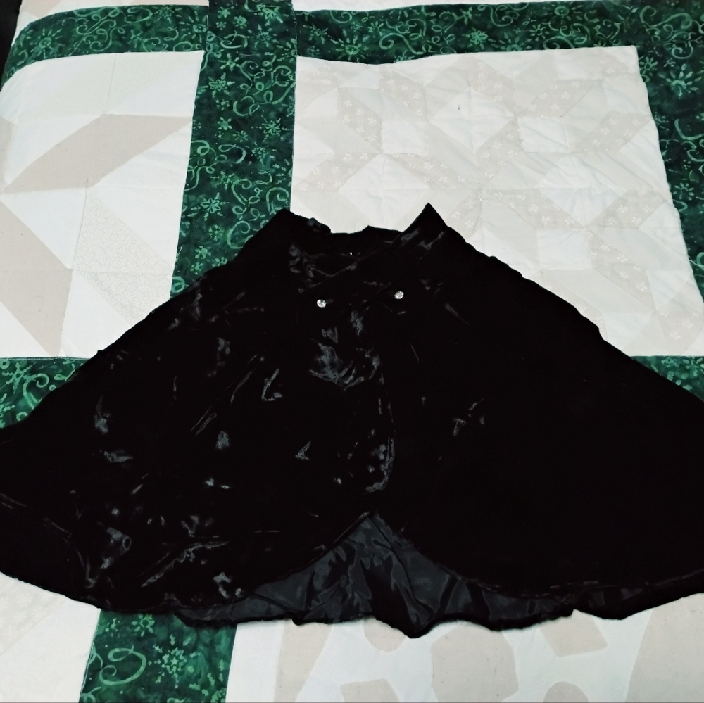 Beautiful Vintage Black Velvet Capelet